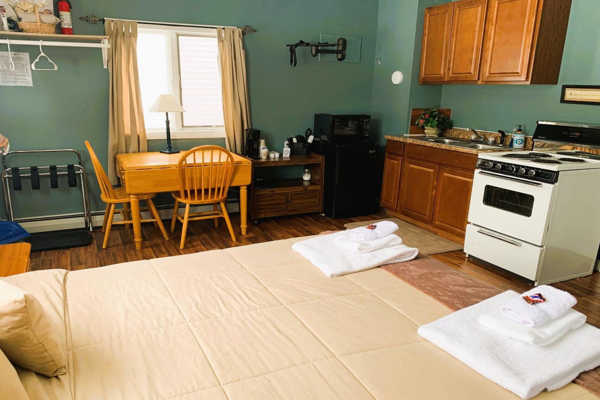 Love Hotels St John River By Oyo At Fort Kent Me Saint John Plantation Екстериор снимка