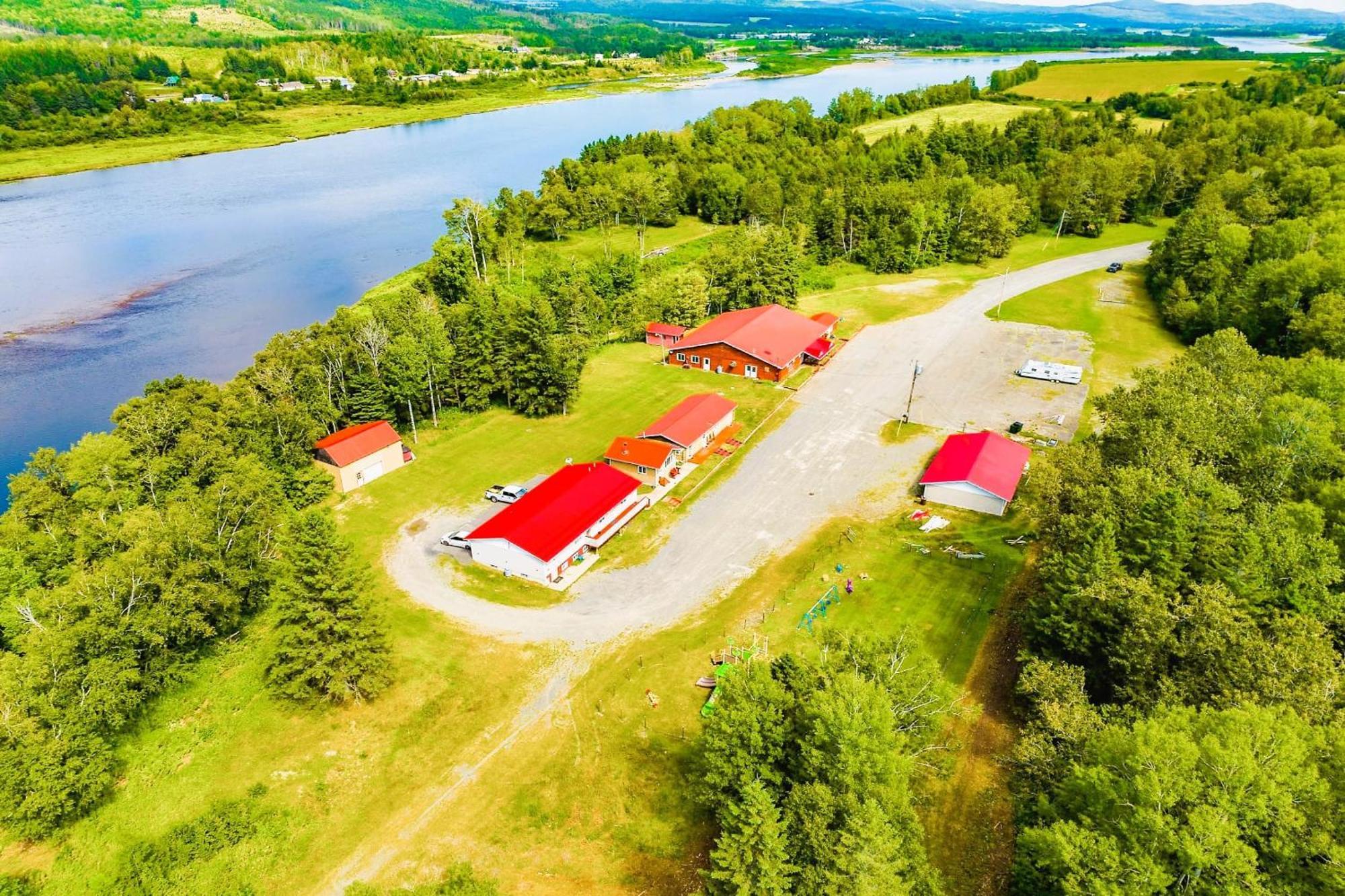 Love Hotels St John River By Oyo At Fort Kent Me Saint John Plantation Екстериор снимка